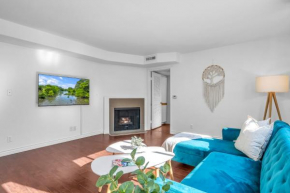 Cozy 2 Bedroom & 2 Bathrooms Apartment by Beverly Hills with FREE Parking